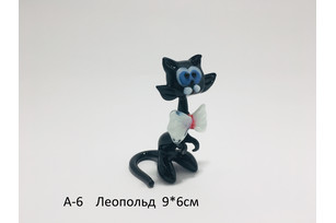 Кот Леопольд из стекла